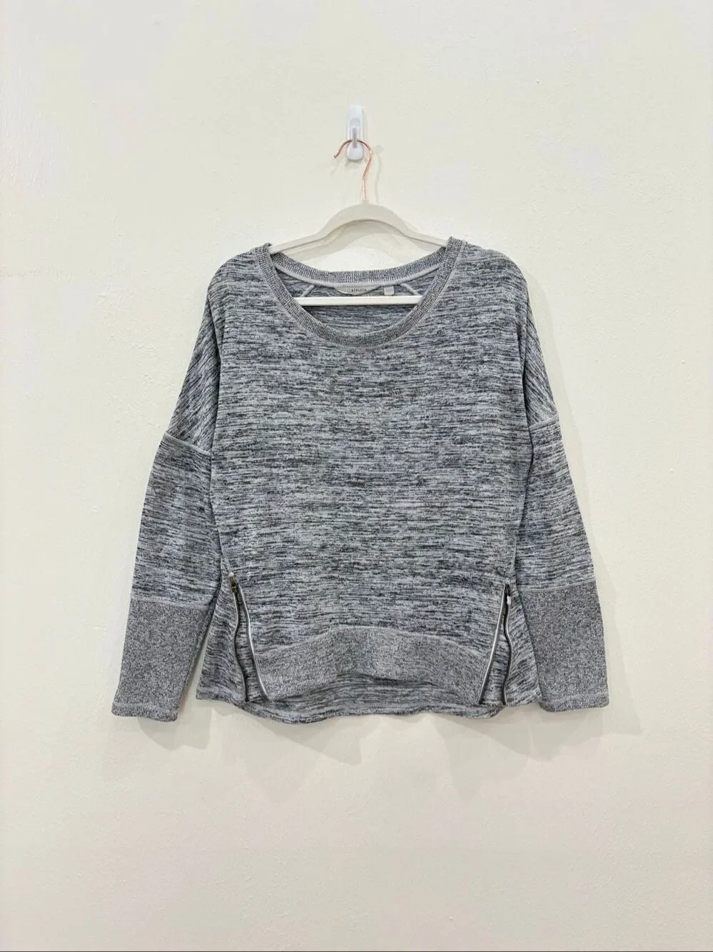 Athleta Blissful Sharkbite Sweatshirt Gray Heathered Size Large L Zips Active